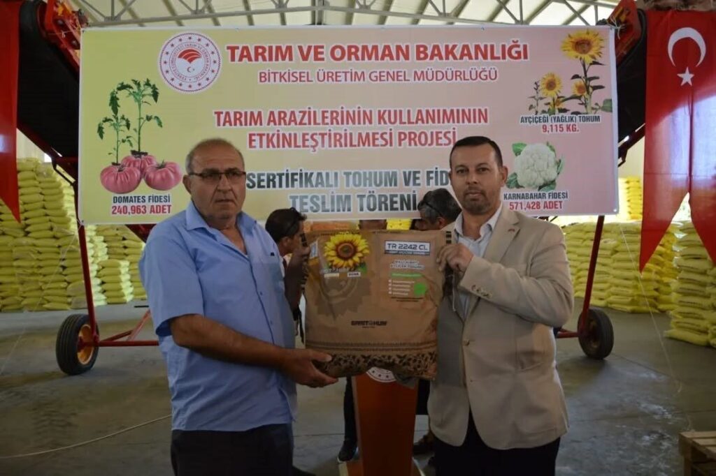 aydinda 9 bin kilonun uzerinde aycicegi tohumu ureticiye dagitildi efd51fe00096