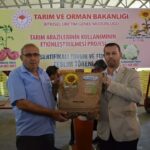 aydinda 9 bin kilonun uzerinde aycicegi tohumu ureticiye dagitildi efd51fe00096