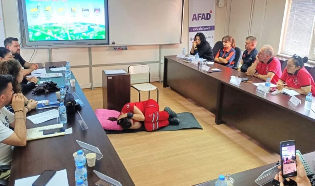 aydinda afet farkindaligi icin egitim gerceklestirildi 50a3650e1398
