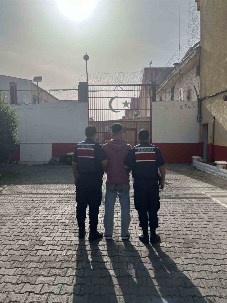 Aydın’da 2 hükümlü yakalandı! 2 aydinda aranan 2 hukumlu jandarmaya takildi d7cc0591c791