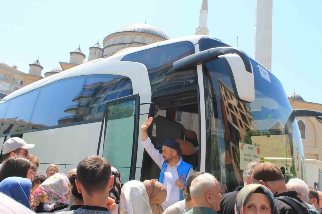aydinda haci adaylari dualarla ugurlandi cb2835e14279