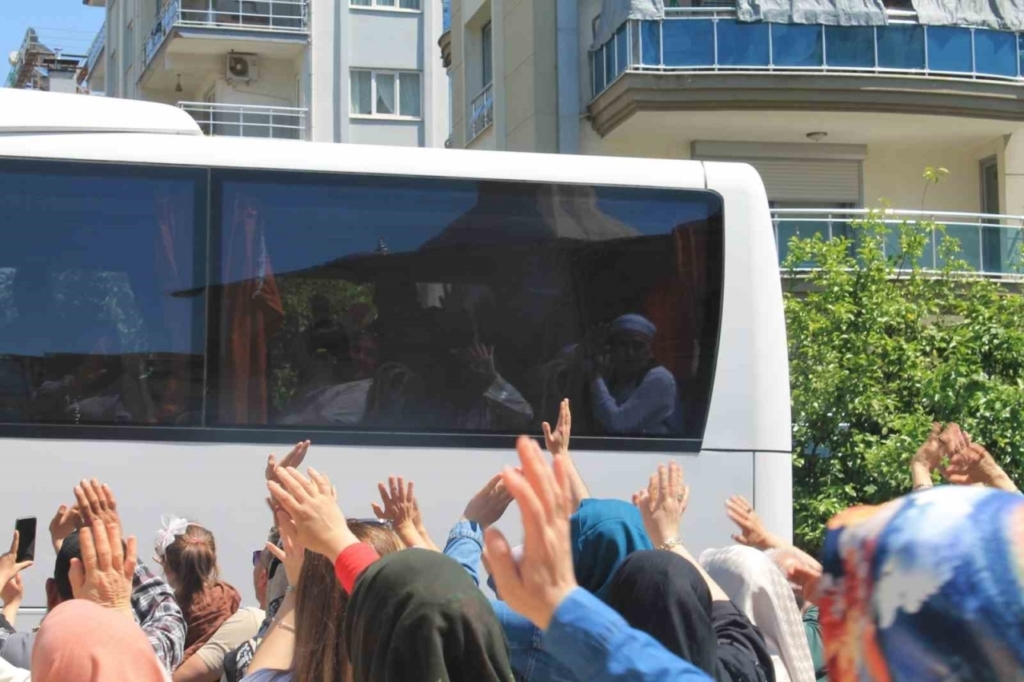 aydinda haci adaylari dualarla ugurlandi ec6deb4d118e