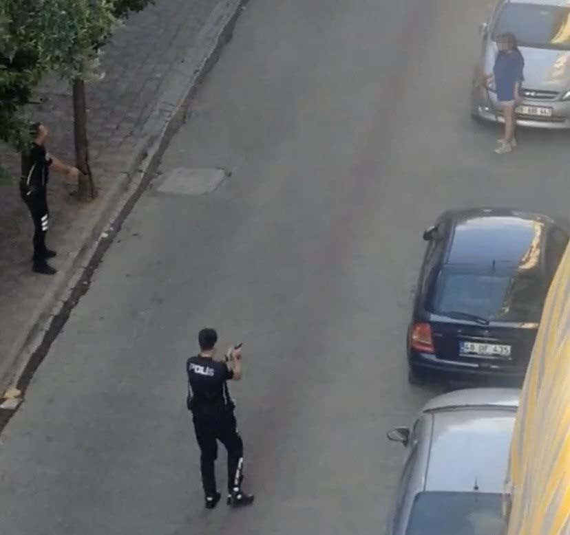 aydinda samuray kiliciyla sokaga cikan genc kiz dehset sacti ee494bf4cb59