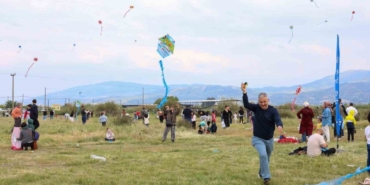 Aydın’da uçurtmalar gökyüzünü renklendirdi