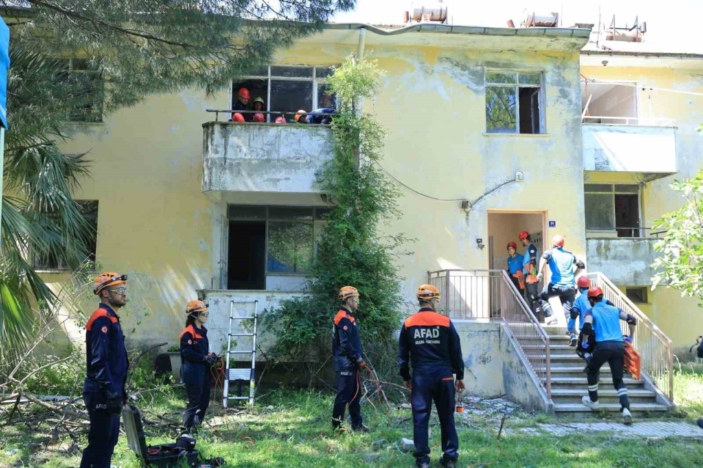 Aydın’da UMKE tatbikatı gerçekleştirildi 3 aydinda umke tatbikati gerceklestirildi dba4fb4e0a32