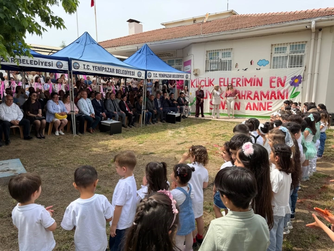 baskan ercan miniklerin anneler gunu sevincine ortak oldu 022b497e1e82