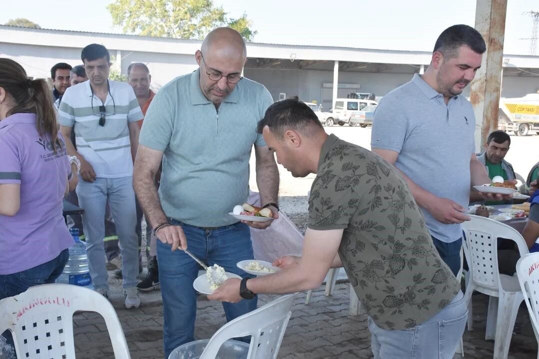 baskan zencirci belediye personeliyle kahvaltida bulustu 56704927cd57