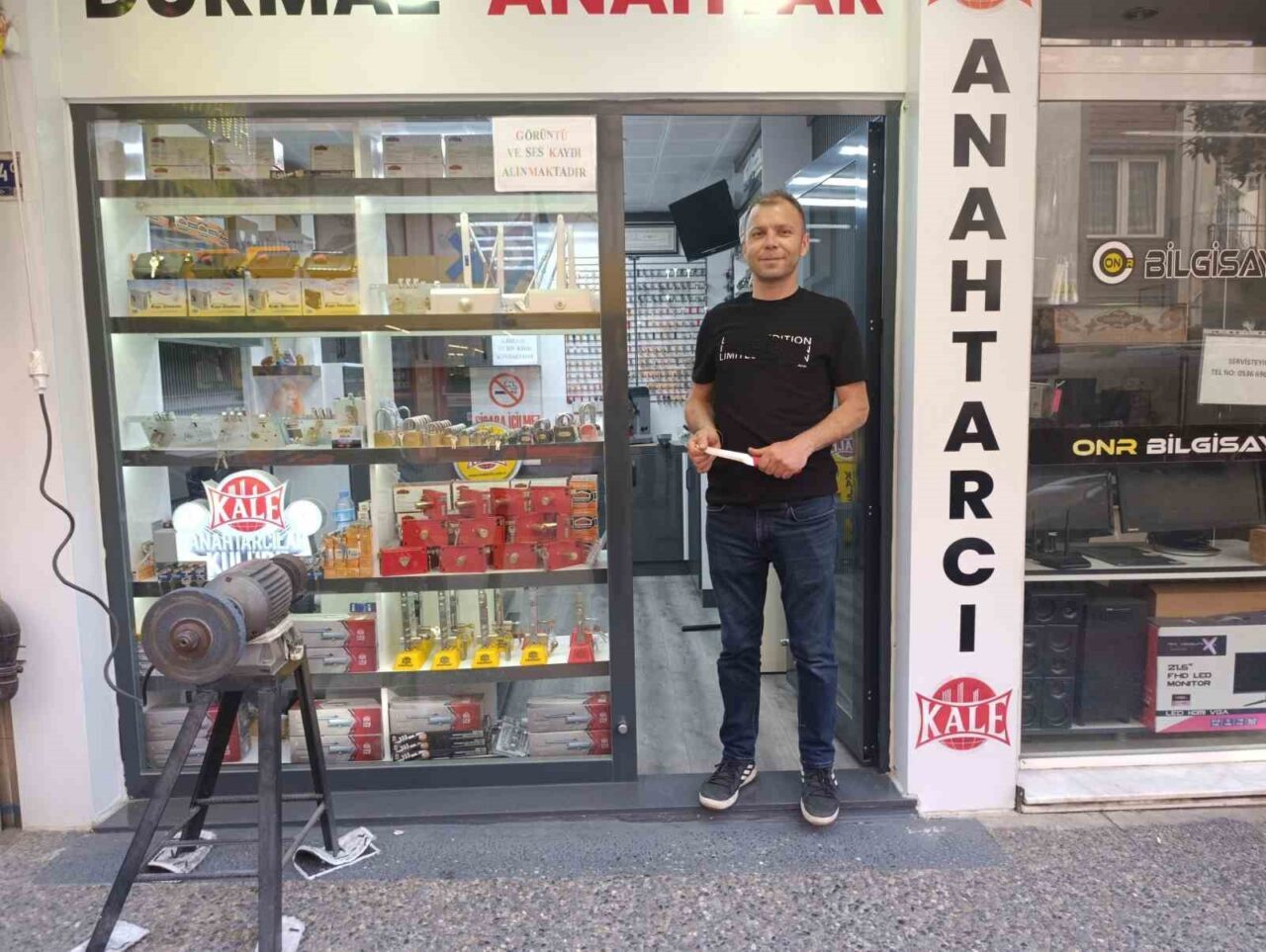 Bıçak bileme ustalarının mesaisi sürüyor