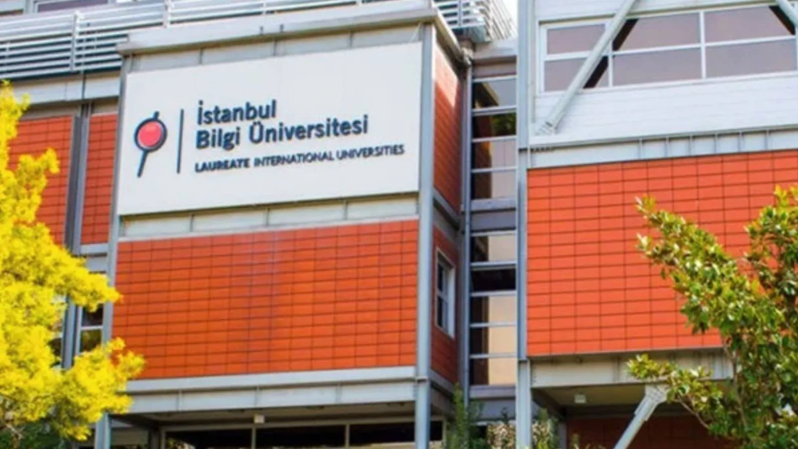 Bilgi Üniversitesi Kapatıldı: Öğrencilere Ne Olacak? Öğrenciler Ne Yapacak?