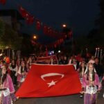 bozdogan sokaklarinda bandirma vapuru coskusu 3fa7c27906ea