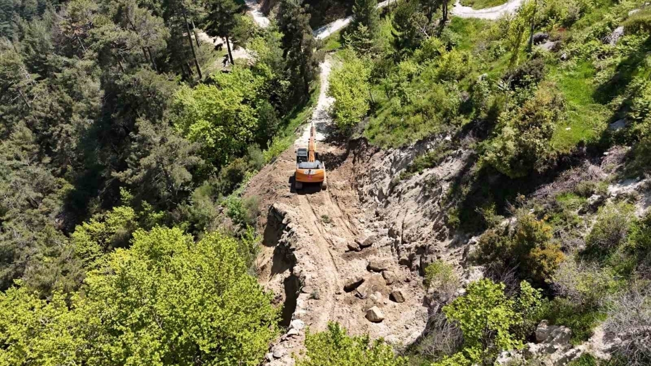 bozdoganda madran yayla yolunda calismalar tamamlandi 15a689ad4644