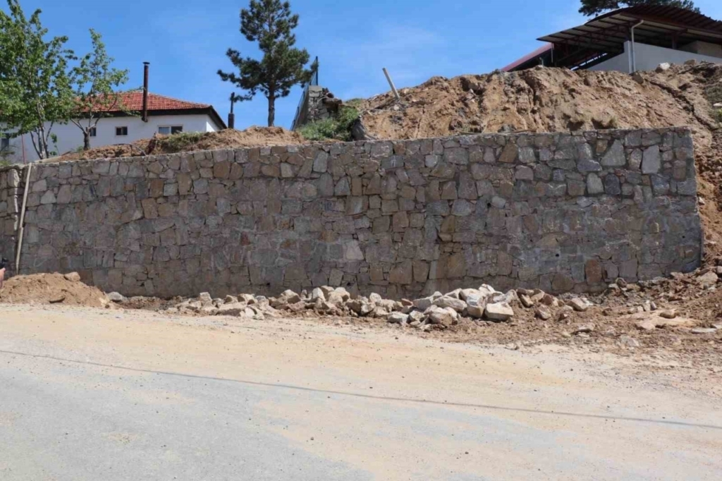bozdoganda madran yayla yolunda calismalar tamamlandi f405ef2efd6f