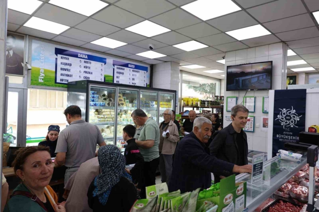 Büyükşehir’den Halk Ege Et’te Anneler Günü indirimi: Kuyruk oluştu 7 buyuksehirden halk ege etde anneler gunu indirimi 239be3d78011