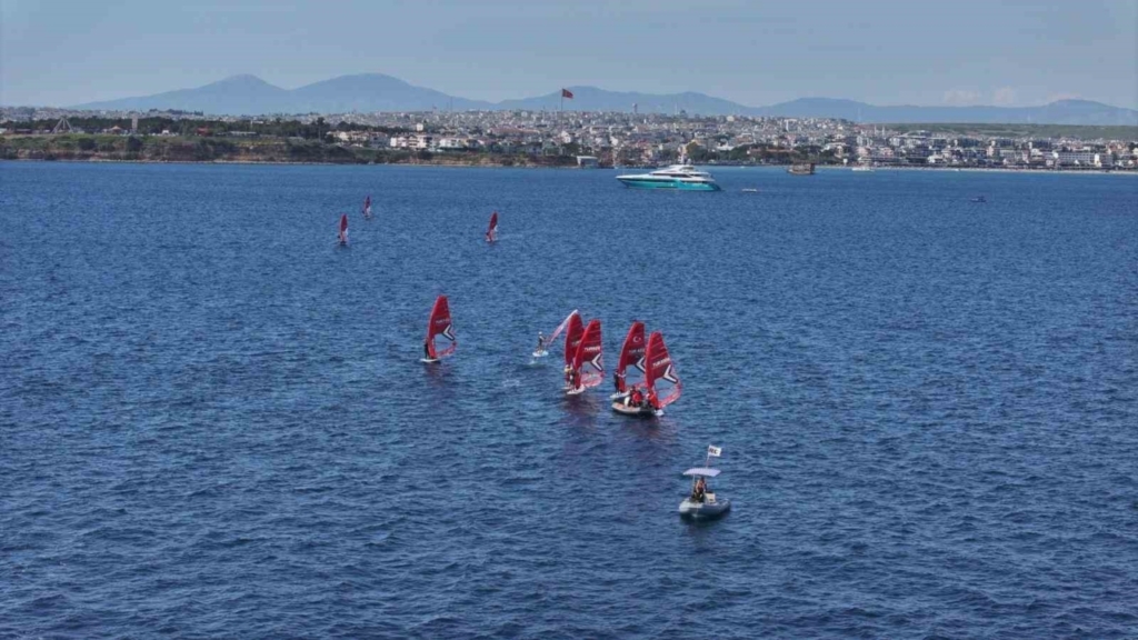 didim belediyesi ev sahipliginde yelken heyecani basladi 3b8b1b493448