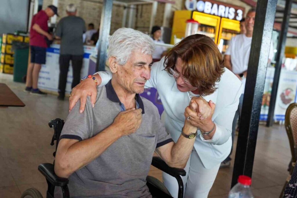 Didim Belediyesi’nden Akbük’te bayramlaşma programı düzenlendi 5 didim belediyesinden akbukte bayramlasma programi duzenlendi 98e44fa72376