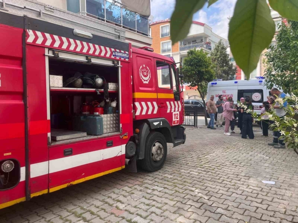 dumanlari goren yasli kadin fenalasti b795ac09f971