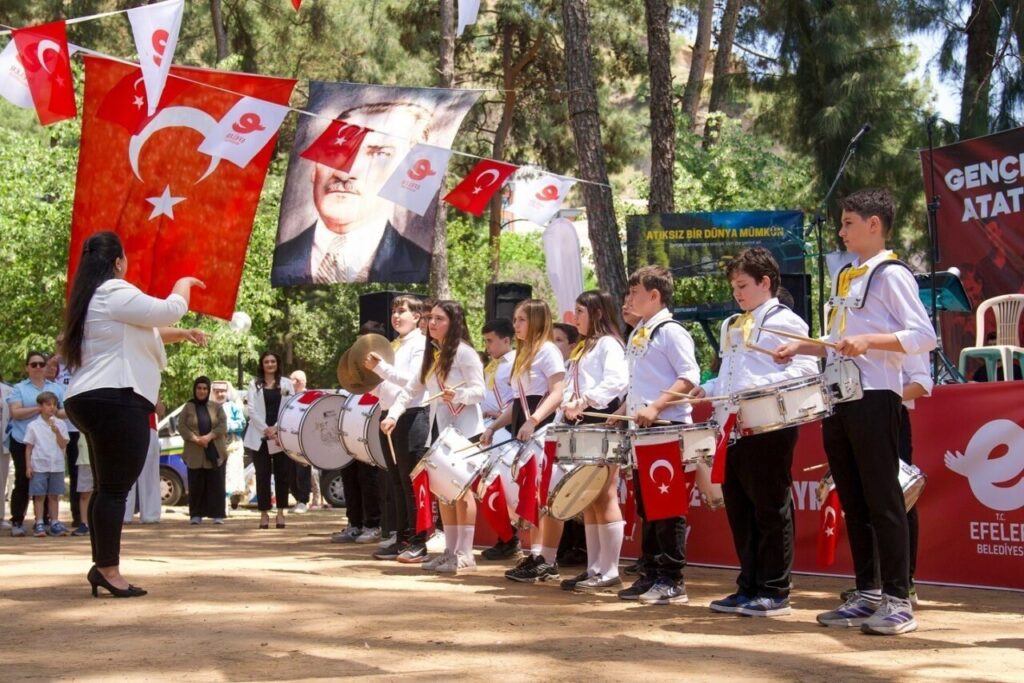 efelerde 19 mayis coskusu genclik senligi ile yasanacak 10d7efe3def9