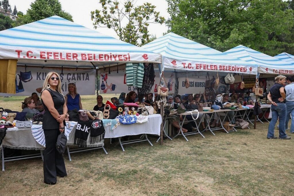 Efeler’de 19 Mayıs coşkusu Gençlik Şenliği ile yaşandı 4 efelerde 19 mayis coskusu genclik senligi ile yasandi b67bef7f7c82
