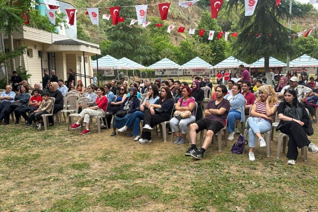 Efeler’de 19 Mayıs coşkusu Gençlik Şenliği ile yaşandı 5 efelerde 19 mayis coskusu genclik senligi ile yasandi c7de3612337b