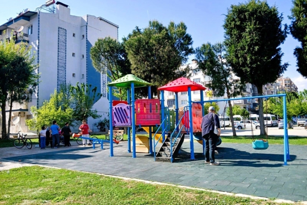 efelerde parklar yenileniyor a833d1d2bf8d