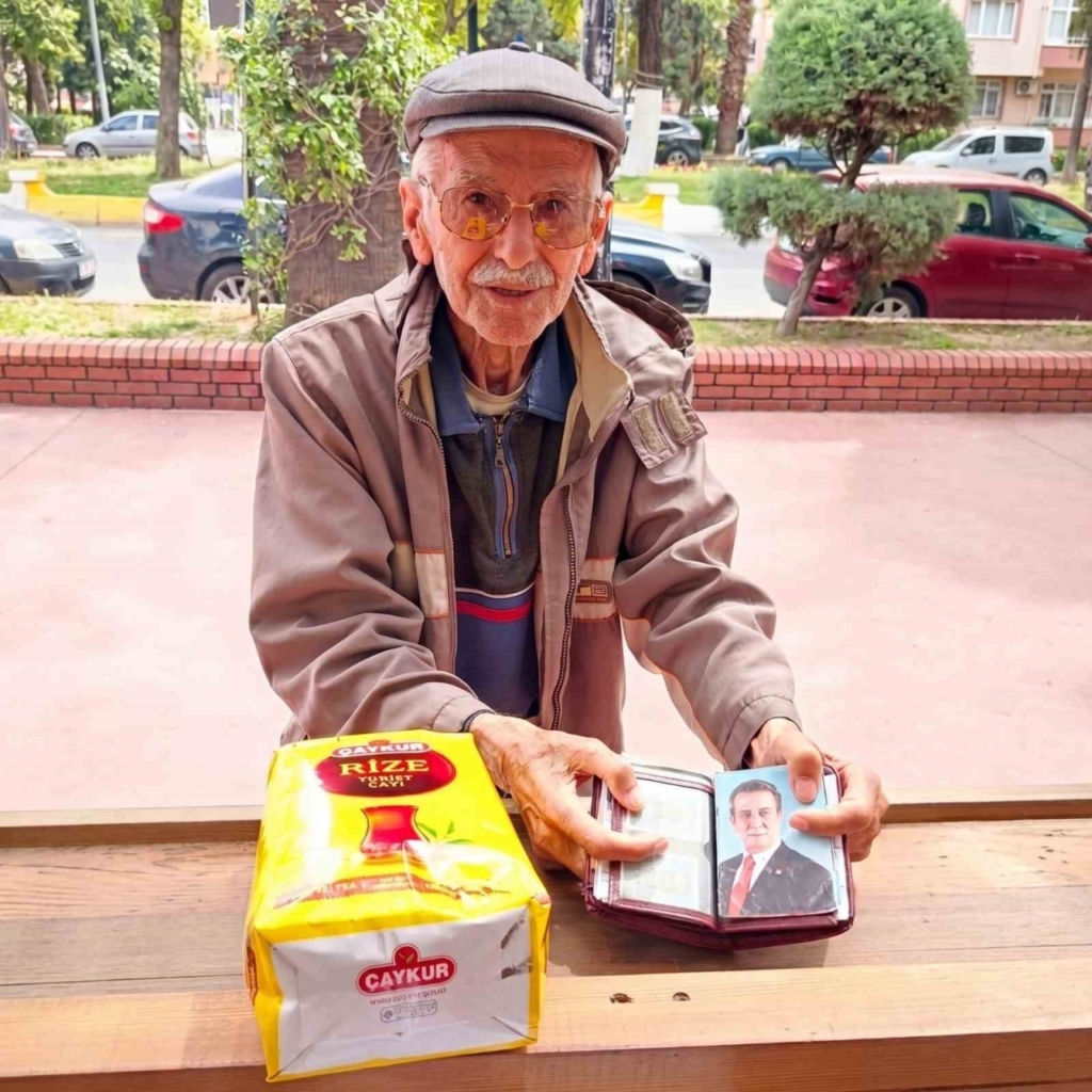 efelerde ucretsiz cay ikramina vatandas destegi suruyor e0ba01110845