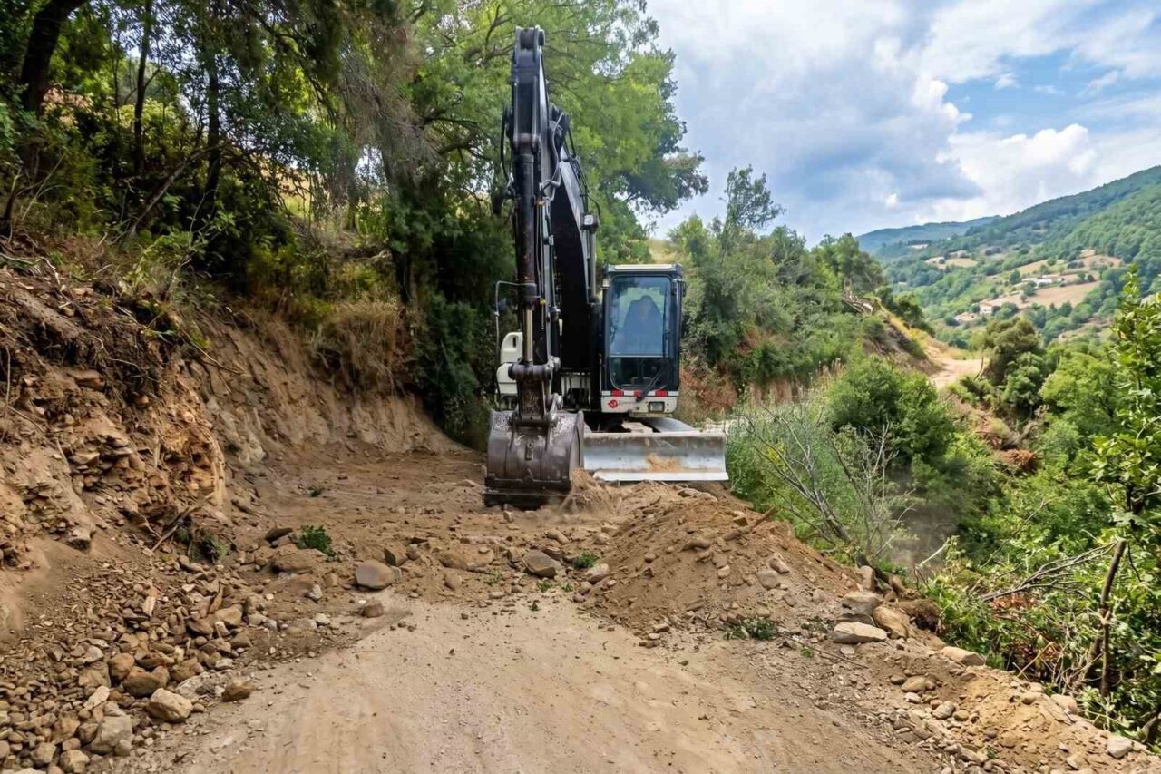 efelerde yol bakim ve onarim calismalari devam ediyor 8cca78a12992