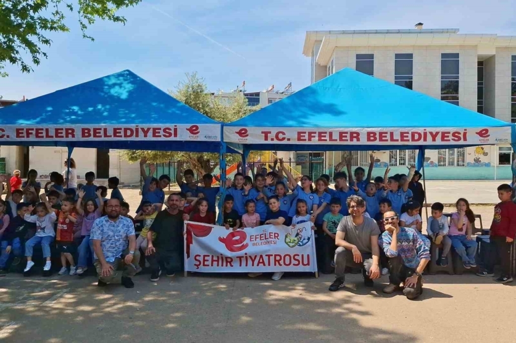 efelerin sanatcilari cocuklar icin sahneye cikti b89e5d1b7d1c