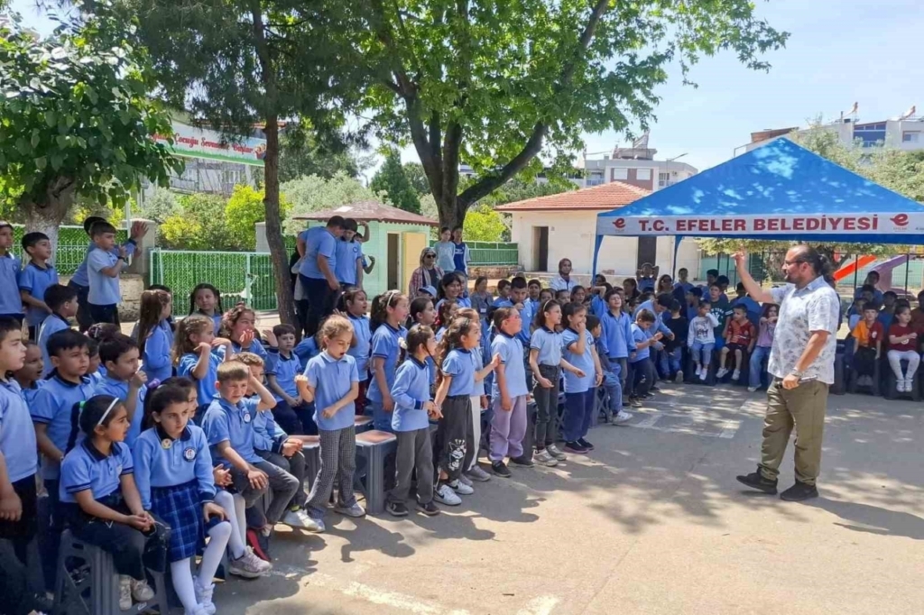 efelerin sanatcilari cocuklar icin sahneye cikti bc9749d39066