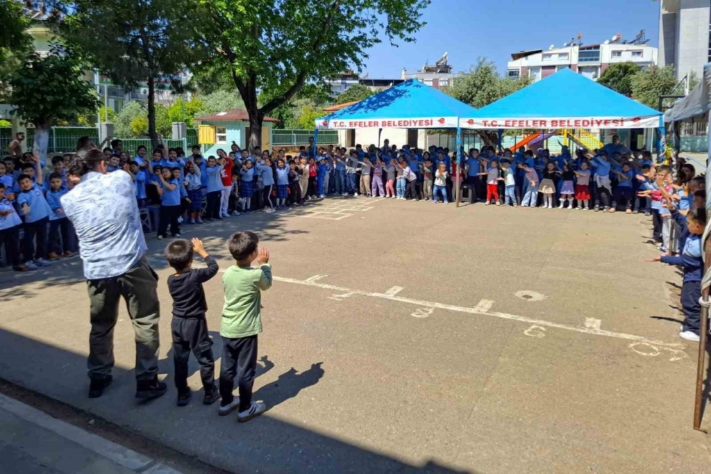 efelerin sanatcilari cocuklar icin sahneye cikti cebd886ad584