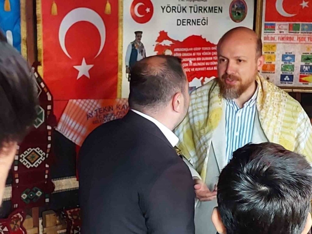 fenerbahce taraftari bilal erdogana aydinda madalyali sari kanarya surprizi 8dec1e5d4ea4