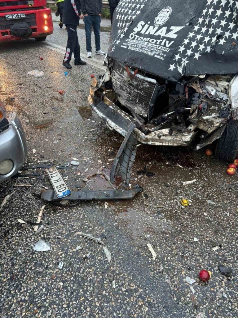 karacasuda trafik kazasi 6 yarali 11cd33011c73