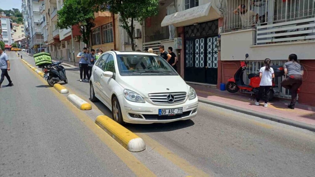 Aydın'da karşı şeride geçen otomobil ile motosiklet çarpıştı: 1 yaralı 2 karsi seride gecen otomobil ile motosiklet carpisti 1 yarali ae9eb69c3b5a