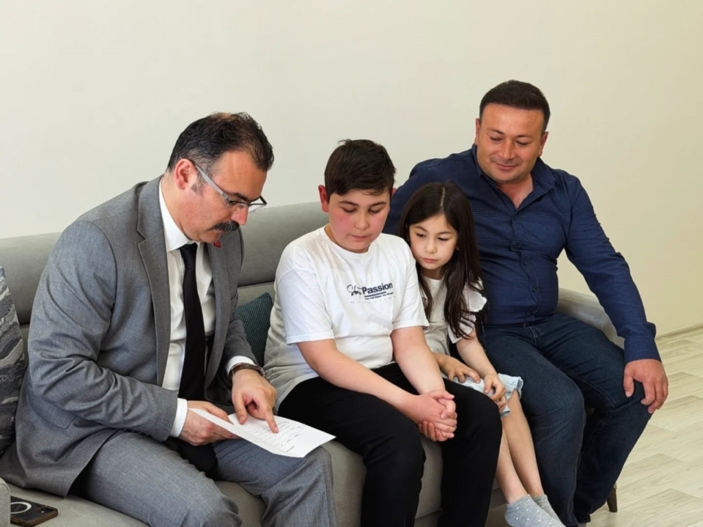 kaymakam ates ogrencilerin evine konuk oldu 6c6750827efd