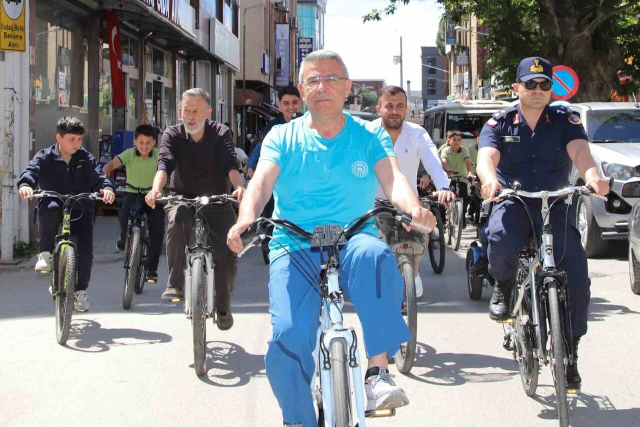 Köşk’te 19 Mayıs coşkusu pedal çevirerek kutlandı 2 koskte 19 mayis coskusu pedal cevirerek kutlandi 8e1e05f5711f