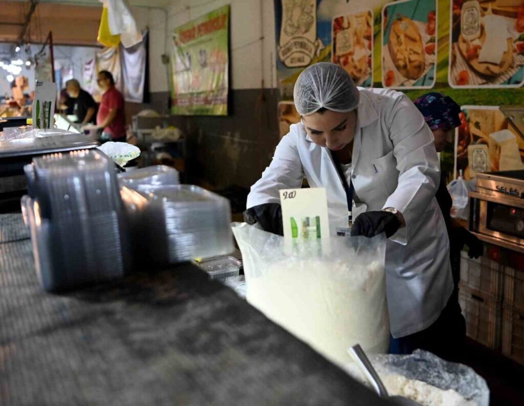 Kuşadası Belediyesi gıda denetimlerini sıklaştırdı 2 kusadasi belediyesi gida denetimlerini siklastirdi 2fd7e935d915
