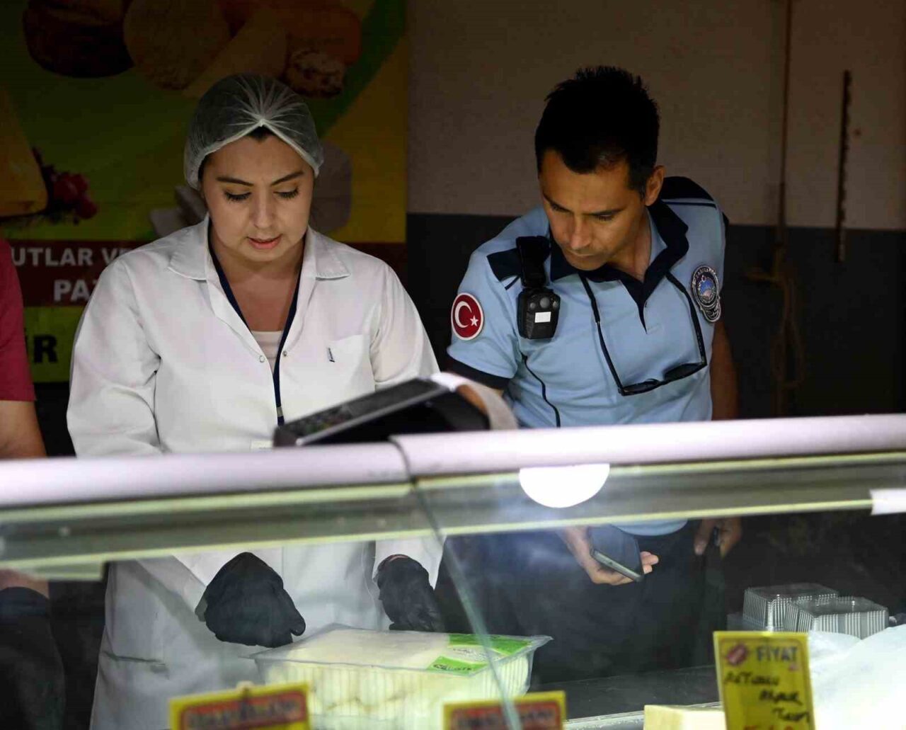 Kuşadası Belediyesi gıda denetimlerini sıklaştırdı 1 kusadasi belediyesi gida denetimlerini siklastirdi 471bde3b3a7d