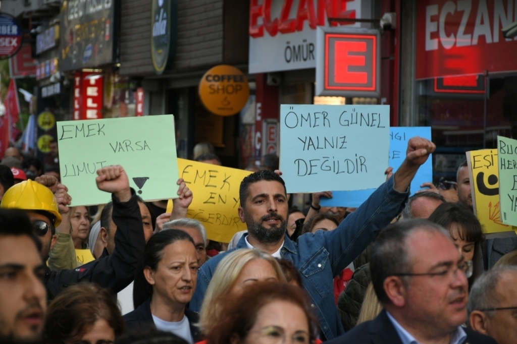 kusadasinda 1 mayis kutlamalari omer gunel mitingine dondu c84cc1b79b44