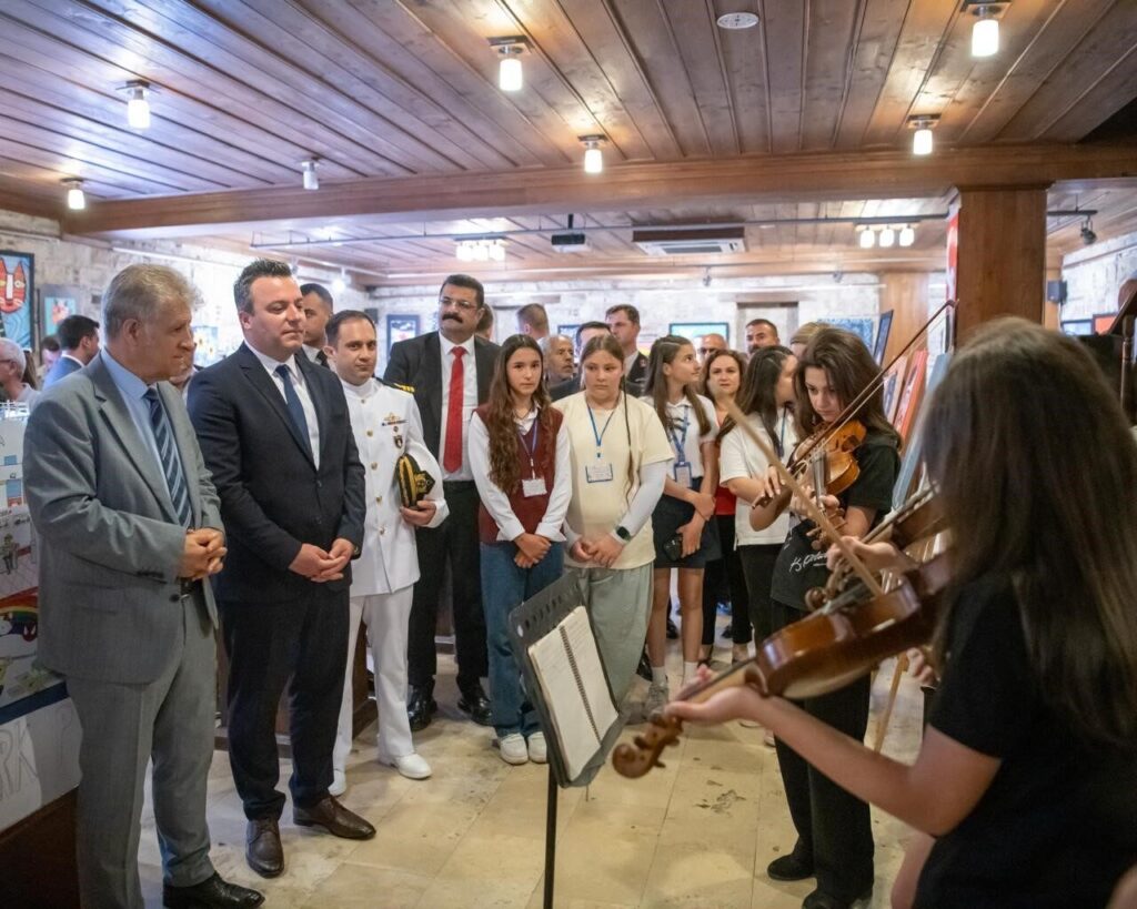 kusadasinda ogrencilerin eserleri sergilendi 8a9276167dd6