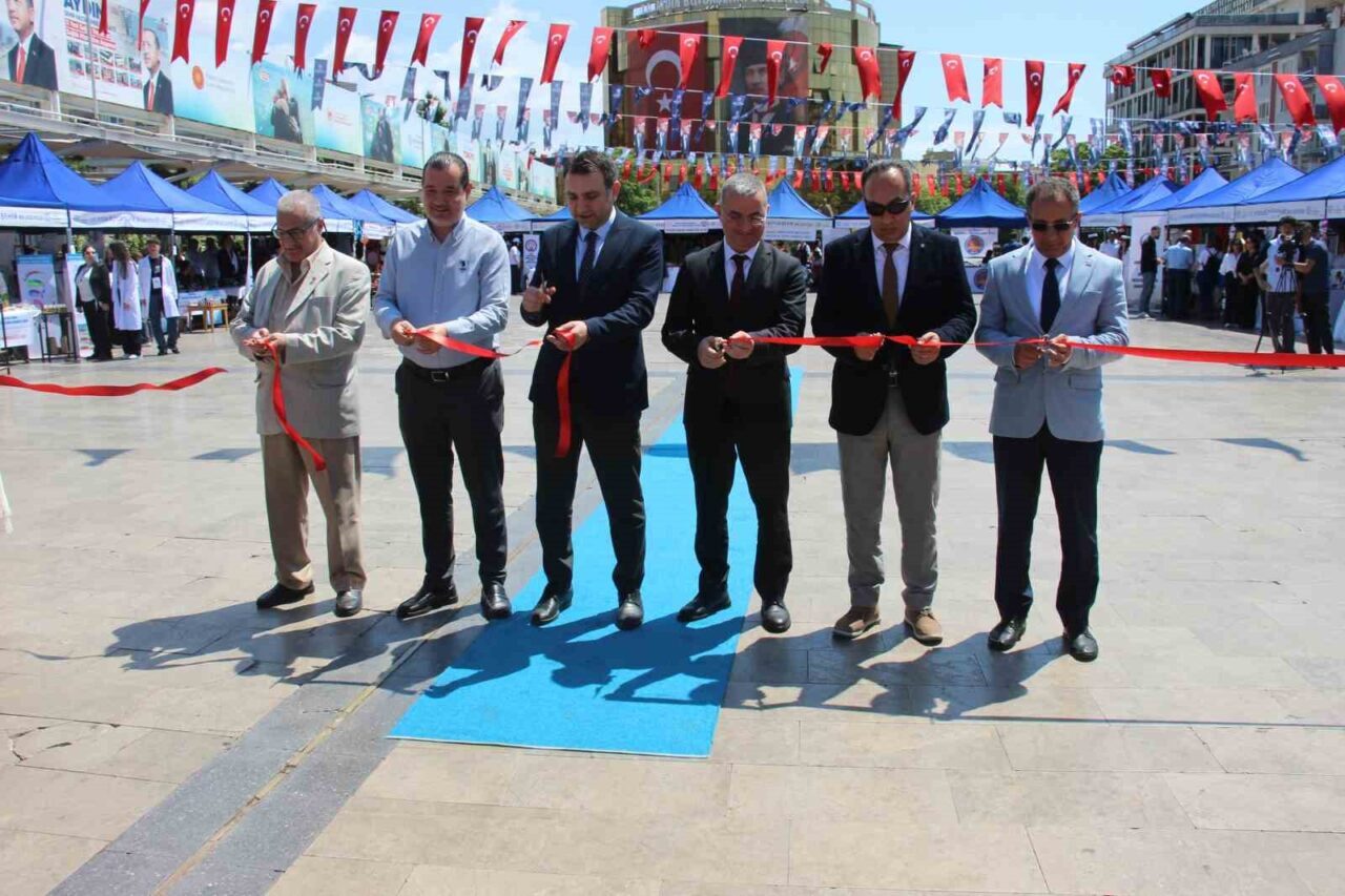 Meslek liseliler hünerleriyle bölümlerini tanıttı 4 meslek liseliler hunerleriyle bolumlerini tanitti d1a02ecda190