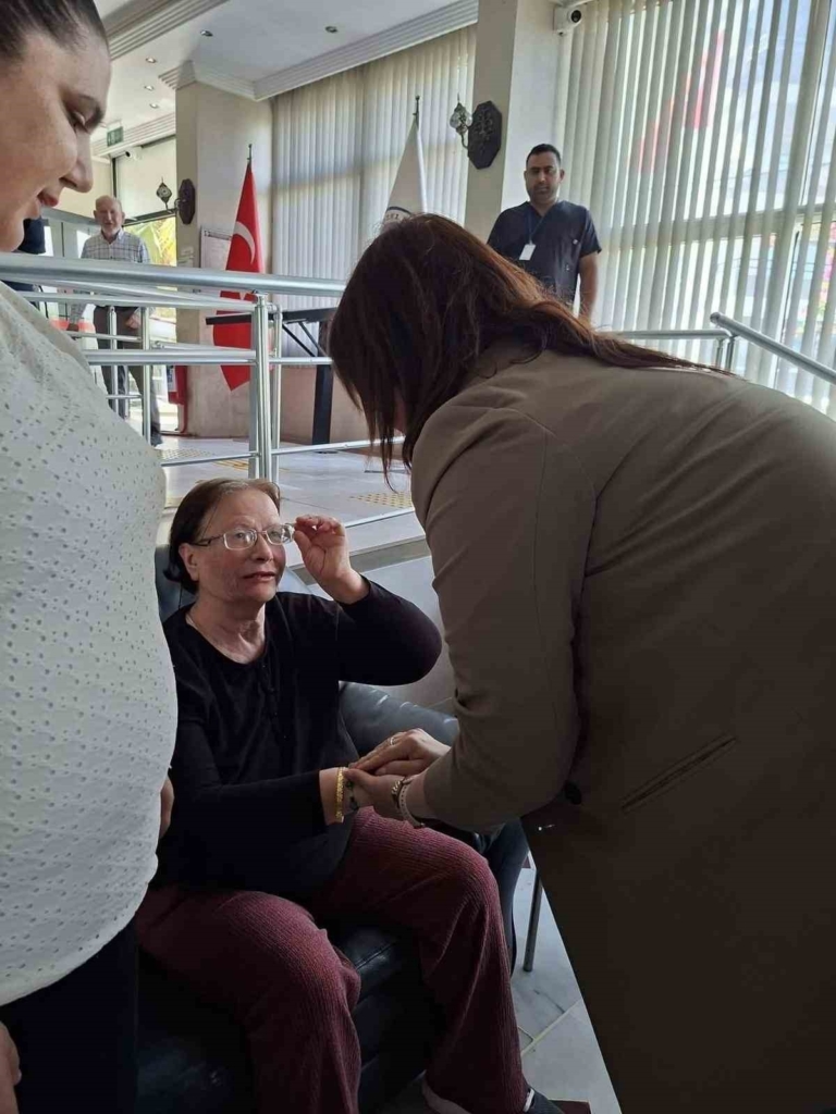 MHP Kuşadası Teşkilatı Anneler Günü’nde şehit aileleriyle buluştu 2 mhp kusadasi teskilati anneler gununde sehit aileleriyle bulustu 27756fca3040