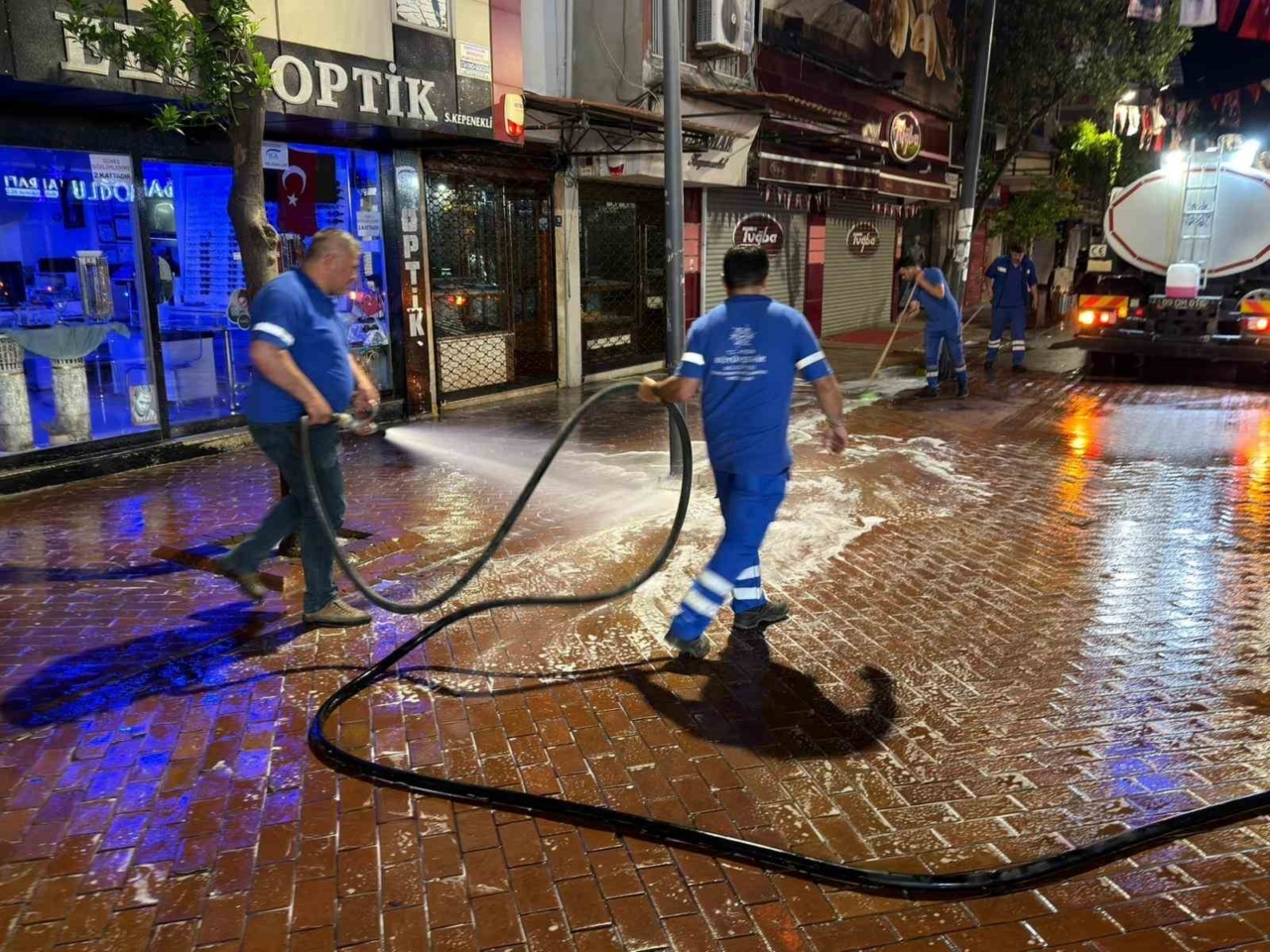 nazilli uzun carsi buyuksehir ekipleriyle piril piril oldu 960b4acf1fef