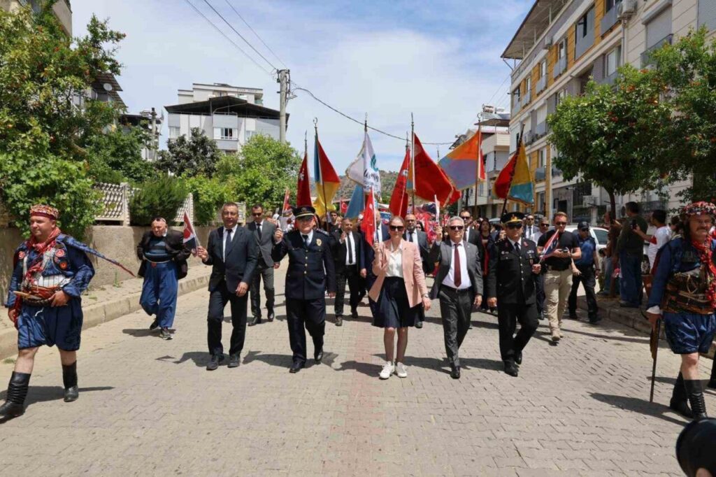 nazillide 19 mayis coskusu sokaklara tasti 3477b5d13246