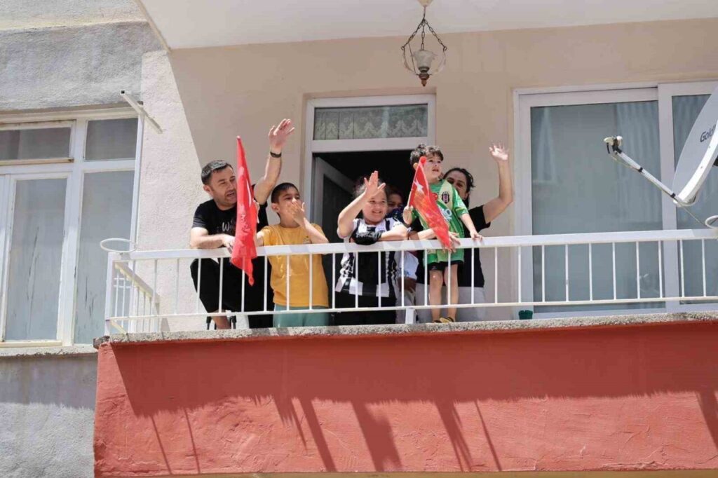 nazillide 19 mayis coskusu sokaklara tasti 624117321a55