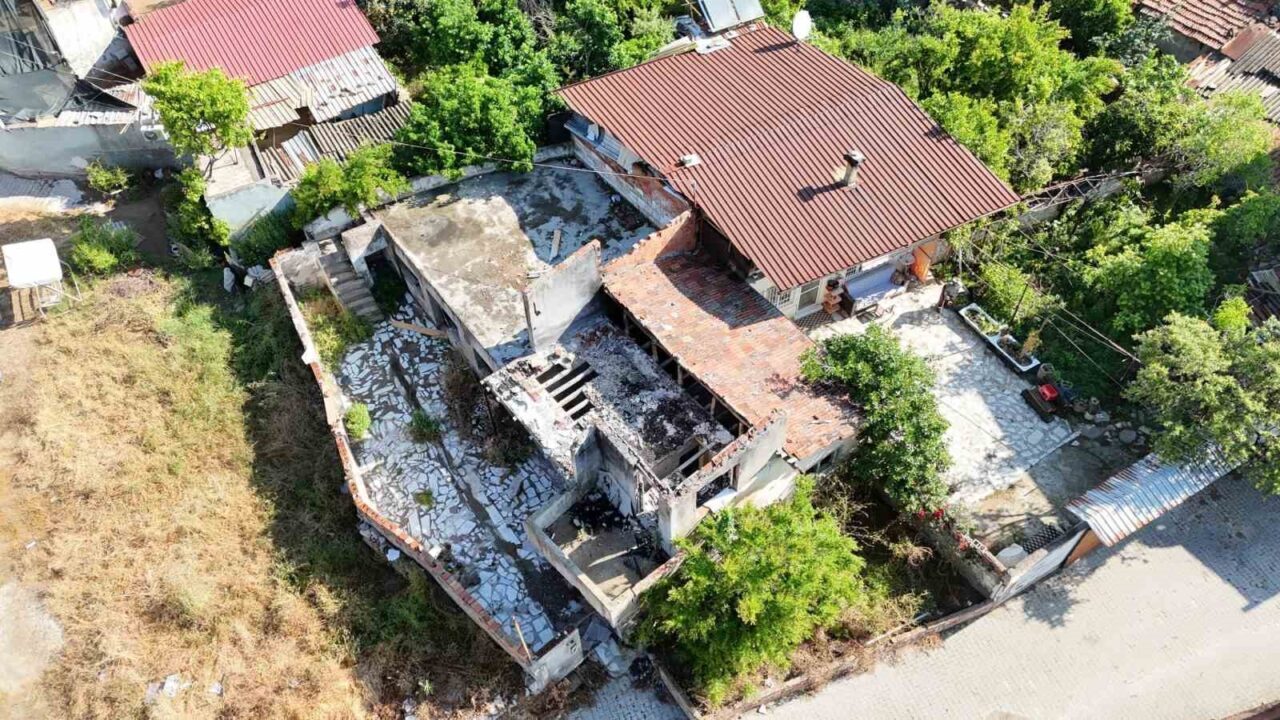 nazillide 25 metruk bina yikildi 385cbd5b770d