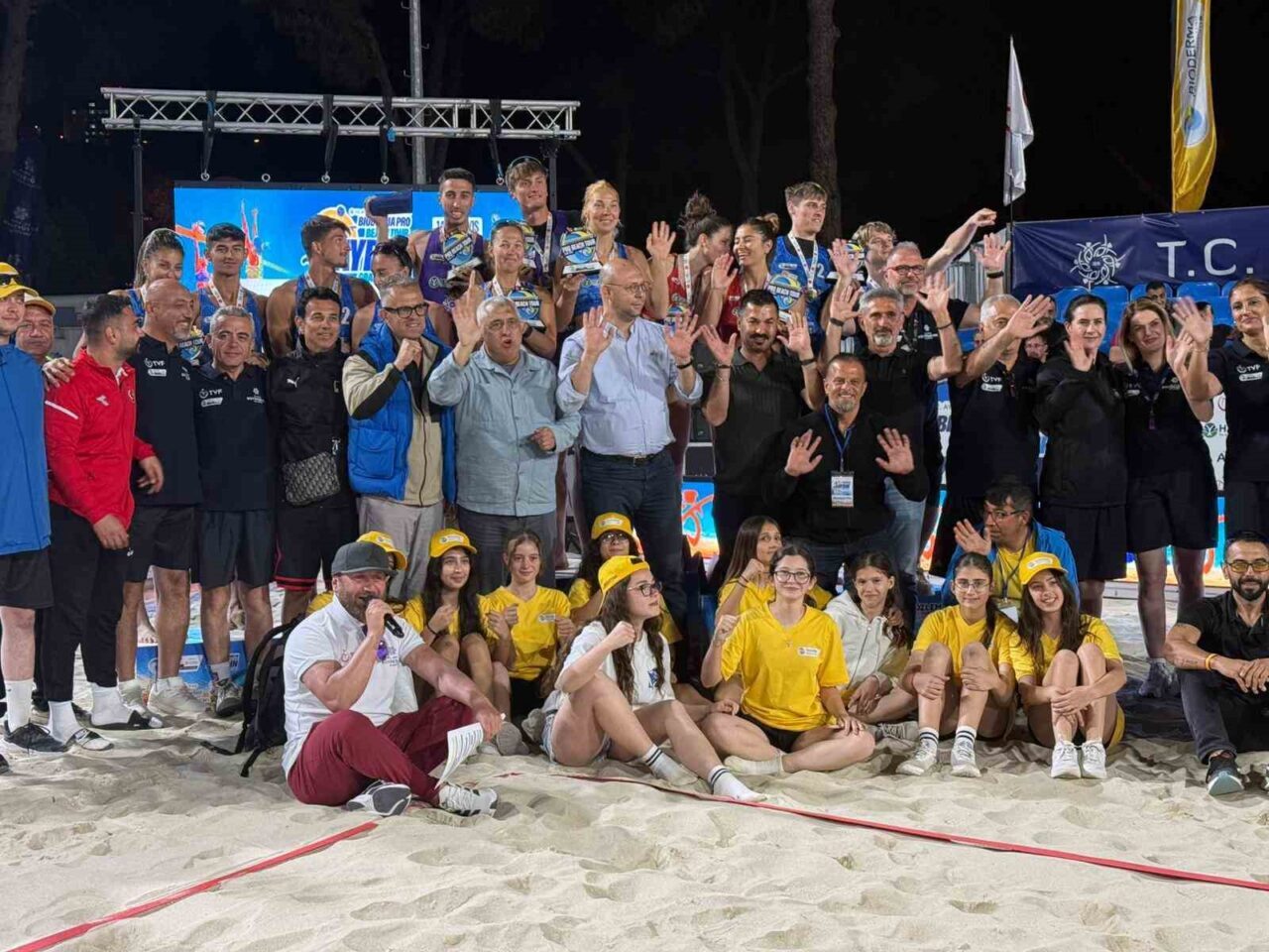 plaj voleybolu heyecani aydinda yasandi 64f003002f26