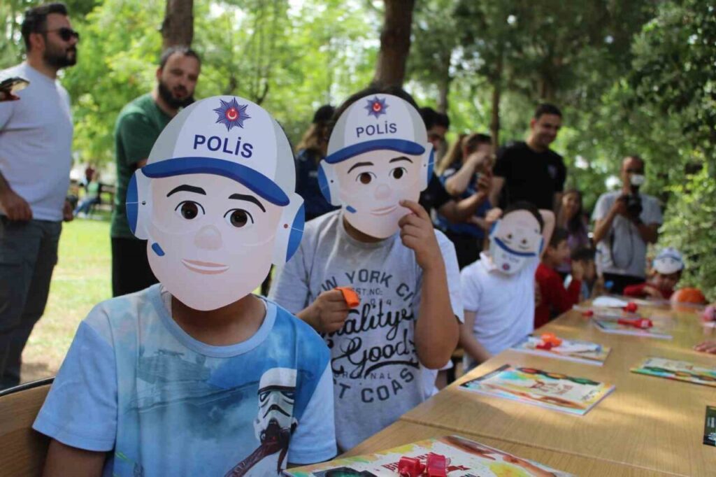 polislerden ozel cocuklara unutulmaz gun 6772271eb3f7