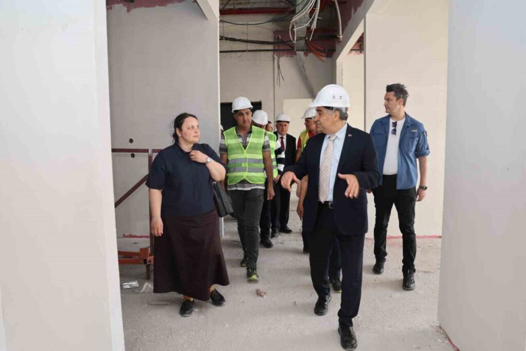 rektor kent dis hekimligi fakultesi hastahane binasi insaatinda incelemelerde bulundu d1ddf35704da