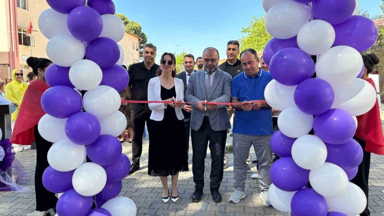 Şehitler Ortaokulu’ndan teknoloji tasarım ve görsel sanatlar sergisi