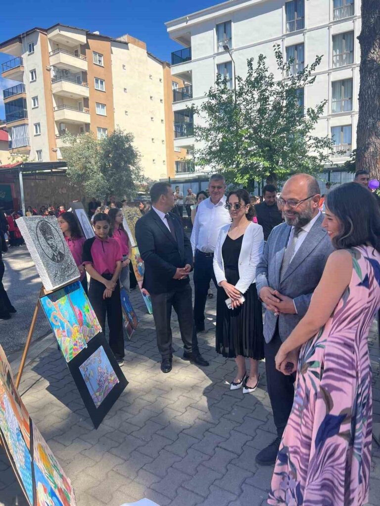 sehitler ortaokulundan teknoloji tasarim ve gorsel sanatlar sergisi 5fe24fa4eacf