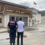 sokede 10 yil hapis cezasi ile aranan sahis yakalandi 7a677819af4b